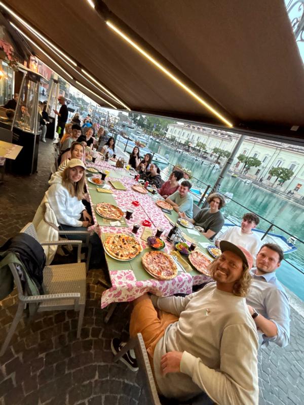 Gemeinsames Essen in Peschiera del Garda