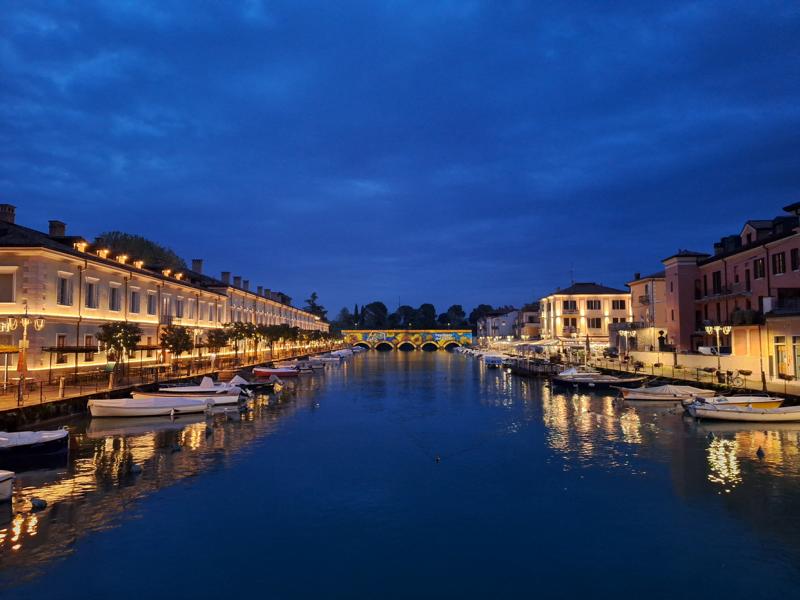 Peschiera del Garda am Abend